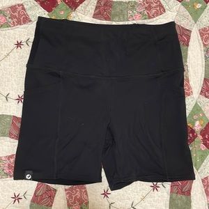 Oiselle pocket jogger shorts